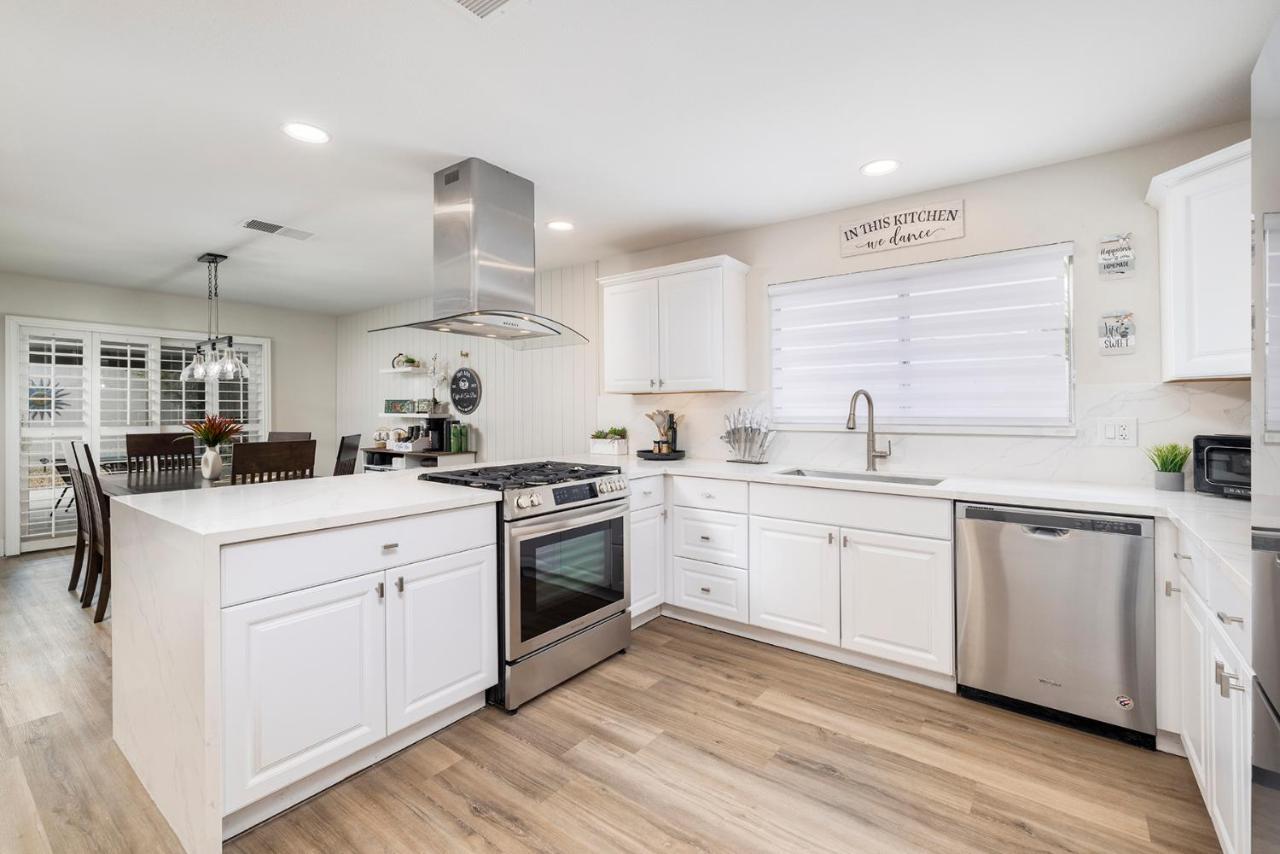 Single Story Minutes From Summerlin With Rv Parking & Dog Friendly Las Vegas Ngoại thất bức ảnh
